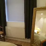 La Pepiniere Victoria - Canal & Pepiniere -50m2 Apartment